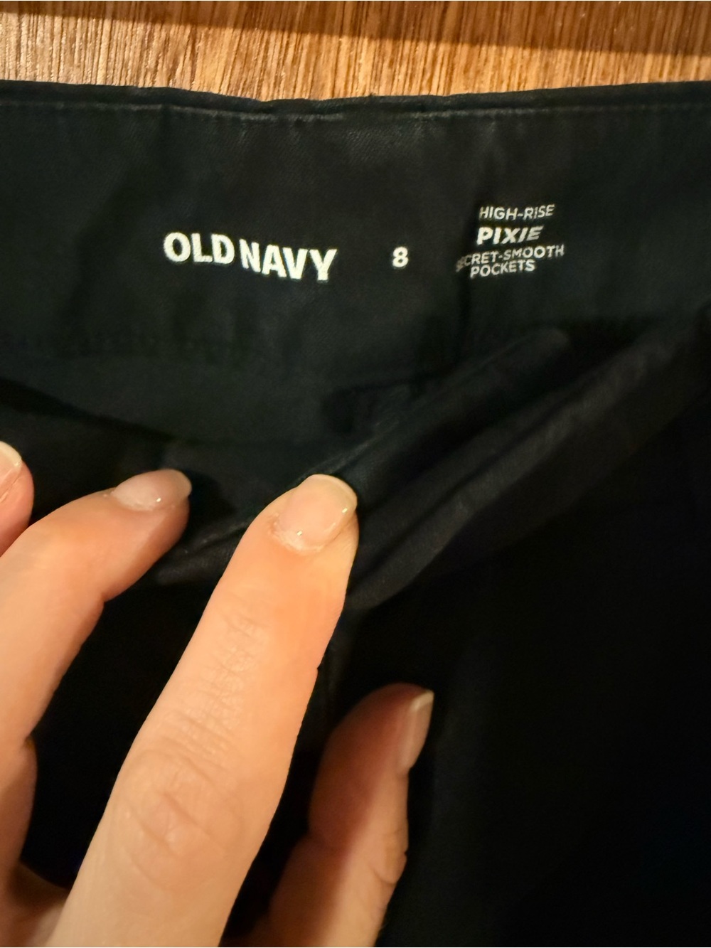 Old Navy Black Cropped Slim Pants - Picture 3 of 3